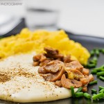 Polenta con fonduta, funghi ed erba cipollina