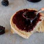 Pane e marmellata di more